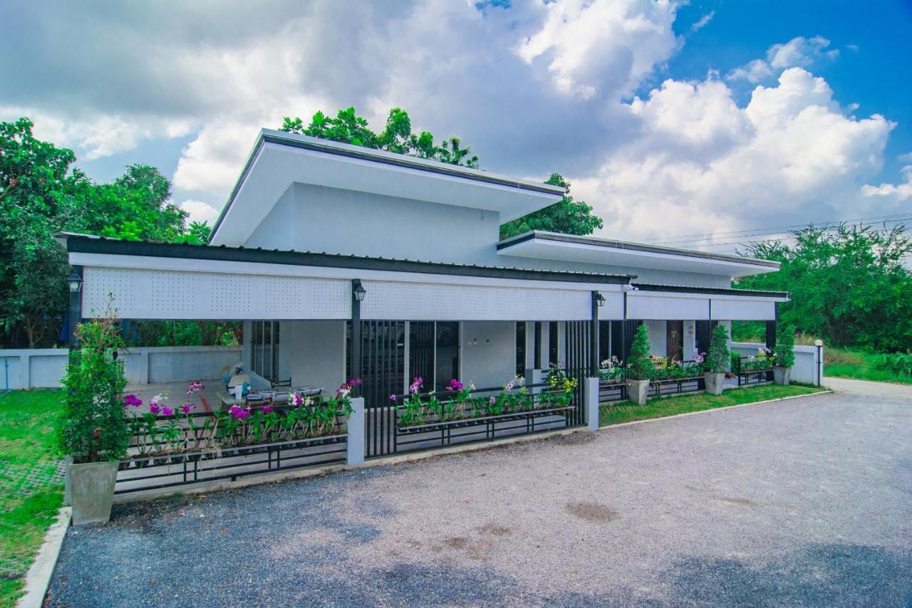 Oyo 533 Runya Poolvilla 쁘라쭈압키리칸 외부 사진